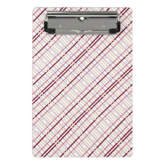 Plaid Hearts Clipboard – Whimsical Burgundy Design ミニクリップボード