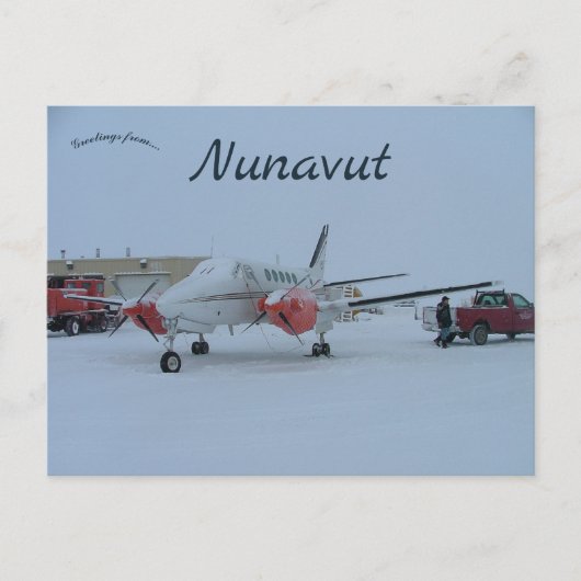Plane in Arctic Bay Nunavut Canada ポストカード (正面)