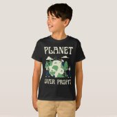 Planet Over Profit Climate Change Earth Day Glol W Tシャツ (正面フル)