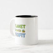 Planet over Profit - Sustainability Two-Toneコーヒー ツートーンマグカップ (正面左)