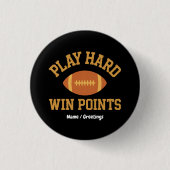 Play Hard, Win Points  Retro Game Day Sports  缶バッジ (正面)