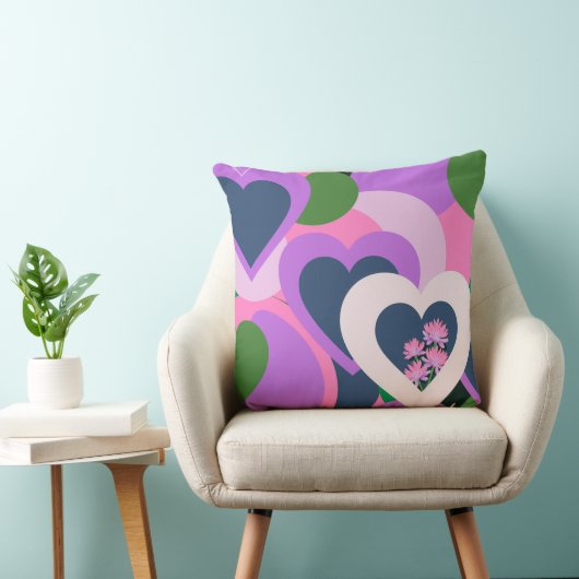 Playful Abstract Heart Throw Pillow クッション (椅子)