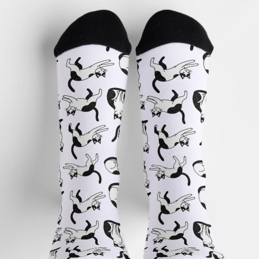 Playful Black and White Tuxedo Cat Pattern Socks ソックス (上部)