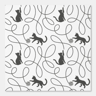 Playful Black Cat and Yarn Ball Pattern 壁紙