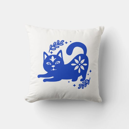 Playful Blue Cat Throw Pillow – CozyBun クッション (正面)