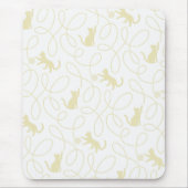Playful Cat and Yarn Ball Pattern Light Beige マウスパッド (正面)