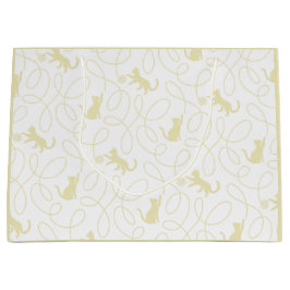 Playful Cat and Yarn Ball Pattern Light Beige ラージペーパーバッグ
