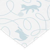Playful Cat and Yarn Ball Pattern Light Blue ショートテーブルランナー (コーナー)