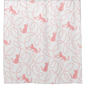 Playful Cat and Yarn Ball Pattern Light Coral Pink シャワーカーテン (正面)