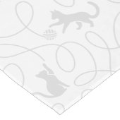 Playful Cat and Yarn Ball Pattern Light Gray ショートテーブルランナー (コーナー)