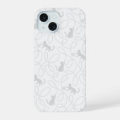 Playful Cat and Yarn Ball Pattern Light Gray iPhone 15ケース (裏面)