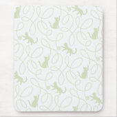 Playful Cat and Yarn Ball Pattern Light Sage Green マウスパッド (正面)