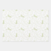 Playful Cat and Yarn Ball Pattern Light Sage Green ラッピングペーパーシート (正面)