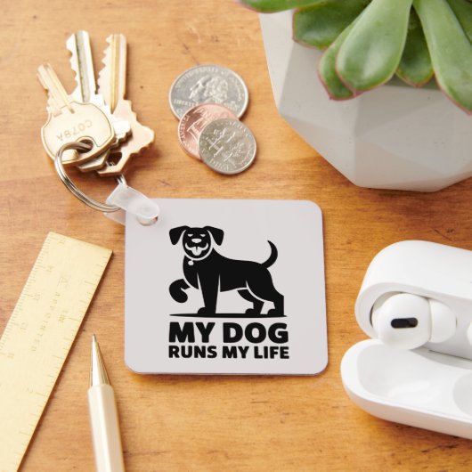 Playful Dog Outline "My Dog Runs My Life" Art キーホルダー (デスク)