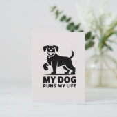 Playful Dog Outline "My Dog Runs My Life" Art シーズンポストカード (スタンド正面)