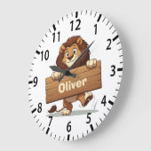 Playful Lion with Wooden Name Plate ラージ壁時計 (傾斜)