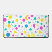 Playful Neon Memphis Geometric Retro Pattern デスクマット (正面)