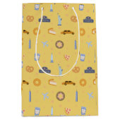 Playful New York City Pattern Mustard Yellow ミディアムペーパーバッグ (正面)