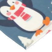 Playful Penguin Pattern テーブルクロス (アングル)