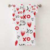 Playful Red & Black XO Heart Pattern on White バスタオルセット (インサイチュ)