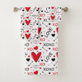 Playful Red & White XO Heart Pattern on White バスタオルセット (インサイチュ)