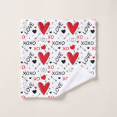 Playful Red & White XO Heart Pattern on White バスタオルセット (ウォッシュタオル)