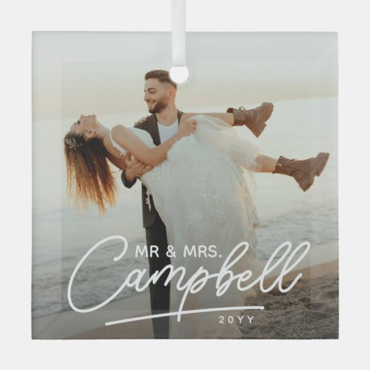 Playful Script Mr & Mrs Newlywed Keepsake ガラスオーナメント (正面)
