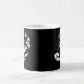 Playful Soccer Cat Mug – Cute Gift for Cat-Loving コーヒーマグカップ (中央)