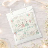 Playful Sweet and Three Kids Birthday フェイバーバッグ (クリップ留めされた状態)