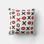 Playful XO & Red Lips – Modern Love Pattern クッション (裏面)