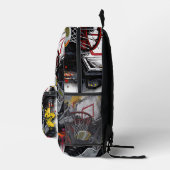 Playing Basketball in My Old Lucky Sneakers プリントバックパック (右)