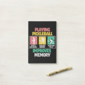 Playing Pickleball Improves Memory ポストイット (デスク上)