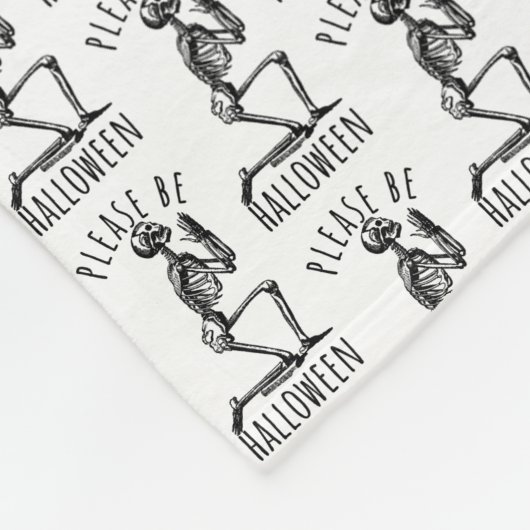 Please Be Halloween Spooky Season Skeleton Bones フリースブランケット (角)