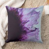 Plum Gorgeous Throw Pillow クッション (ブランケット)