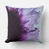Plum Gorgeous Throw Pillow クッション (正面)