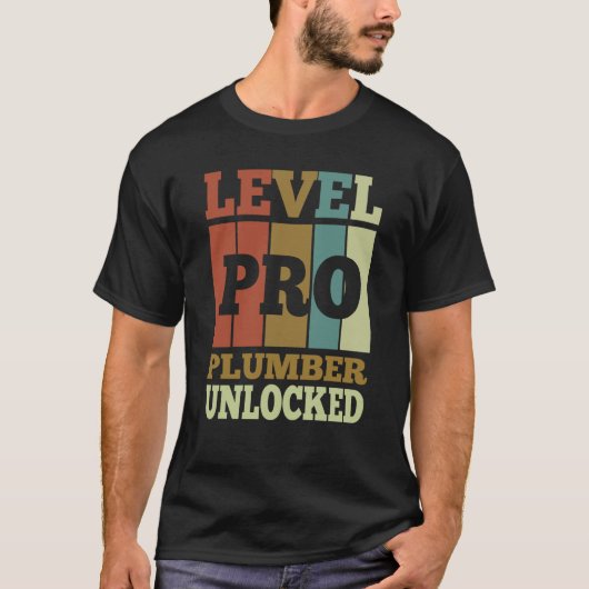 Plumber Pro Unlocked Vintage Style Unique Tシャツ (正面)