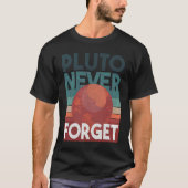 Pluto never forget planet space science tシャツ (正面)
