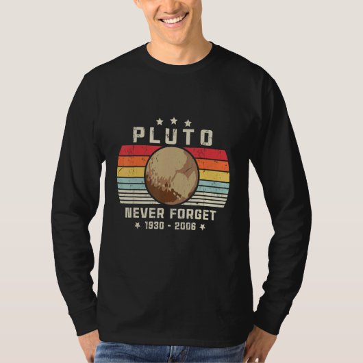 Pluto Never Forget  Retro Space Science Tシャツ (正面)