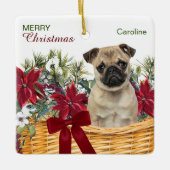 Poinsettia Pug Dog Christmas Basket セラミックオーナメント (正面)