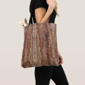poison ivy roots on tree trunk  トートバッグ (クローズアップ)