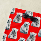Polar Bear Pattern Design On Red  ビーチタオル