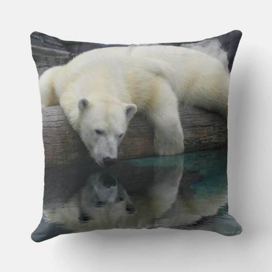 Polar Bear Reflections – 白Polar Bear クッション (裏面)