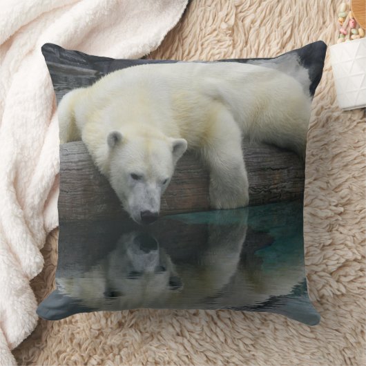 Polar Bear Reflections – 白Polar Bear クッション (ブランケット)