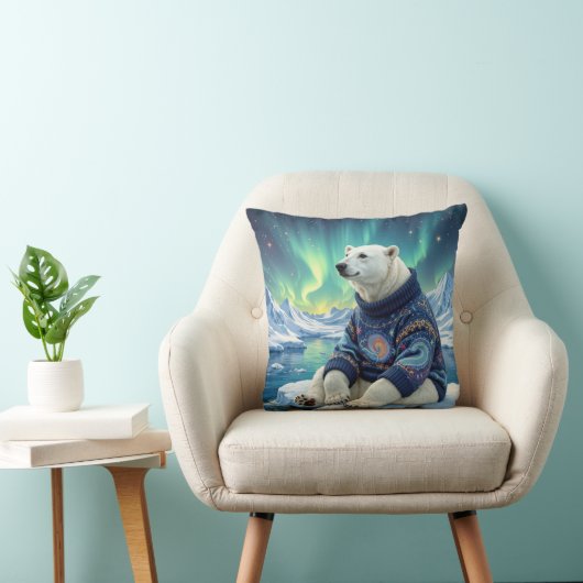 Polar Bear Sitting Under Northern Lights クッション (椅子)