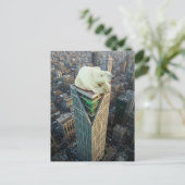 Polar Bear Skyscraper Surreal Scene ポストカード (スタンド正面)