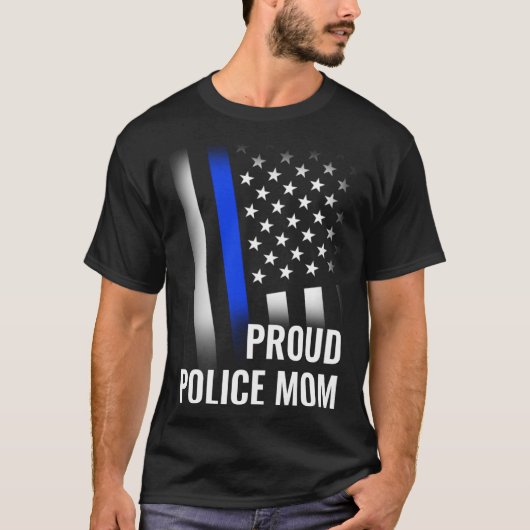 Police Mom Printed On Back Proud Police Flag Tシャツ (正面)