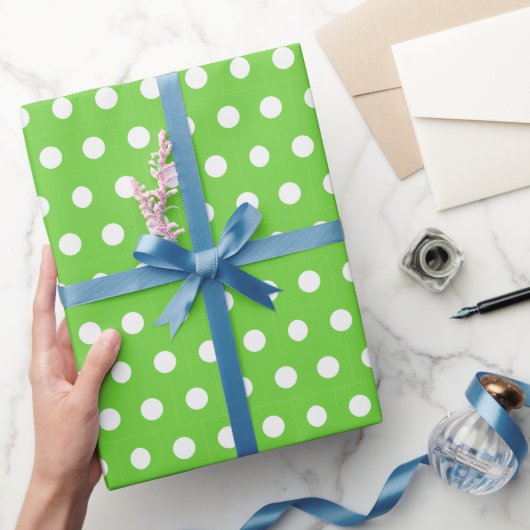 Polka Dot Gift Wrap White and Green ラッピングペーパー (ギフト)