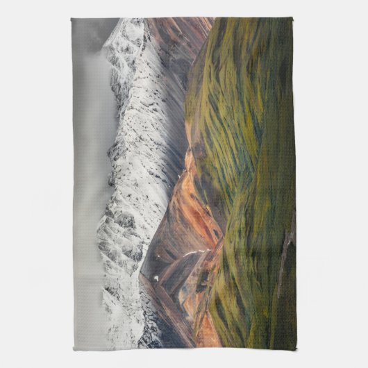 Polychrome mountain, Denali NP, Alaska キッチンタオル (縦)