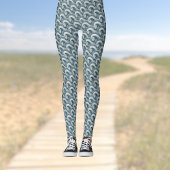 Polynesian Beach Waves and Flowers Ethnic Pattern レギンス