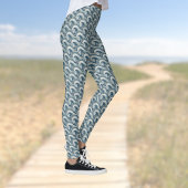 Polynesian Beach Waves and Flowers Ethnic Pattern レギンス